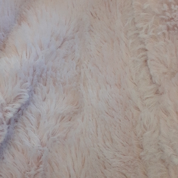 Cozy Pink Hooded Faux Fur Jacket - Picture 4 of 7